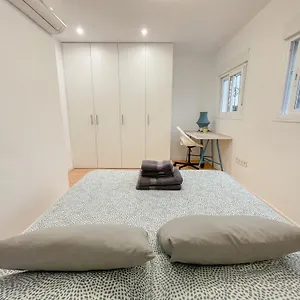 amplio-y-moderno-apartamento-plaza-de-la-merced.1costadelsol.com/